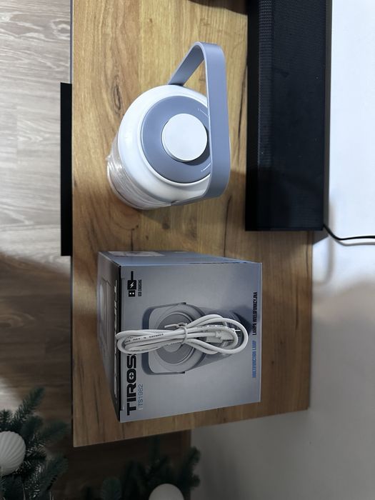 Продам кемпінговий ліхтарик tiross