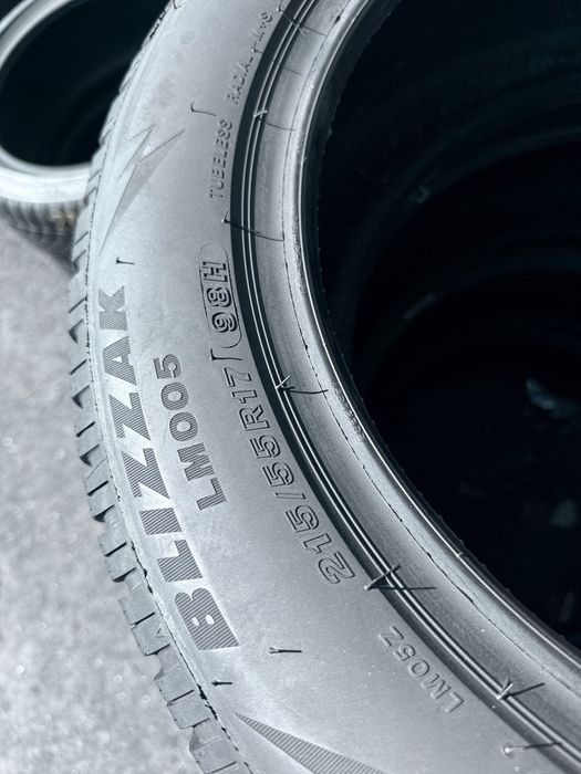 215 55 17 Bridgestone LM005 85% 2023 Шини Зима