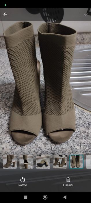 Sandálias como novas