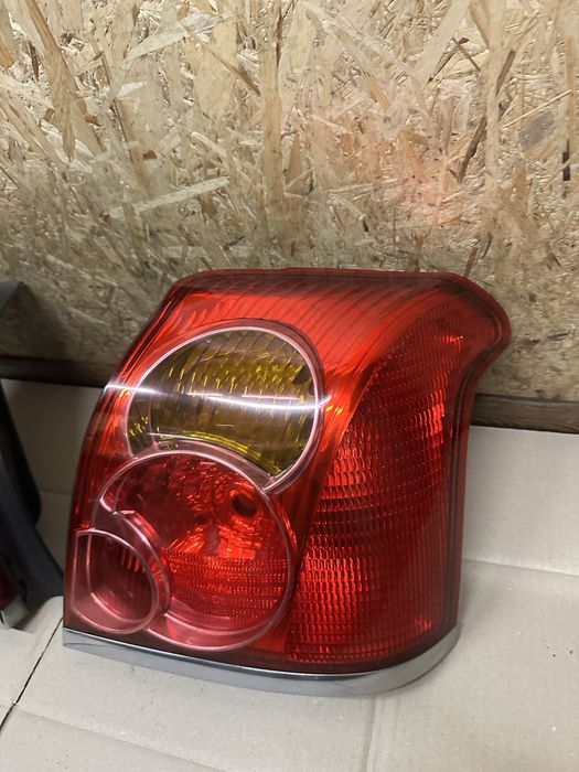 Задні фари стопи ліхтарі
