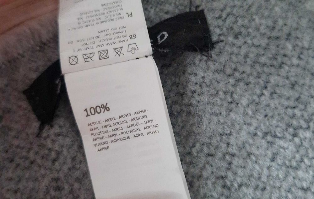 Nowy duży szal damski marki Reserved