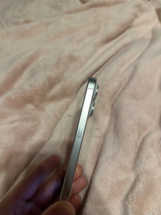 Iphone 15 pro stan igla