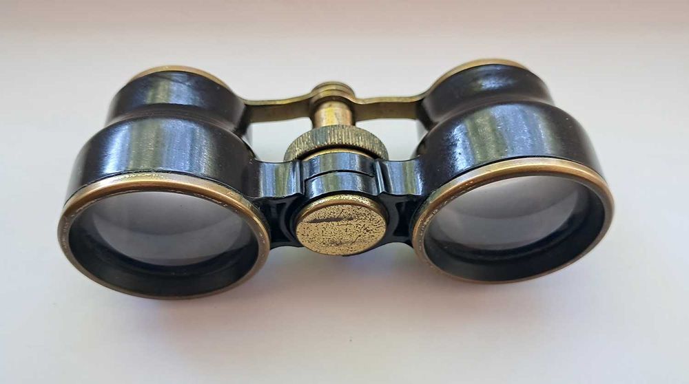 Бинокль театральный