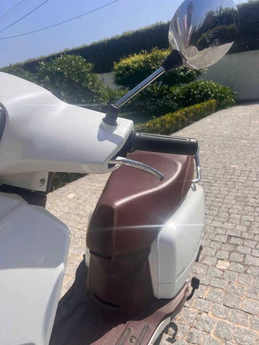 Scooter ZAHARA. Marca: KEEWY. Modelo: B76. A Gasolina. 2019