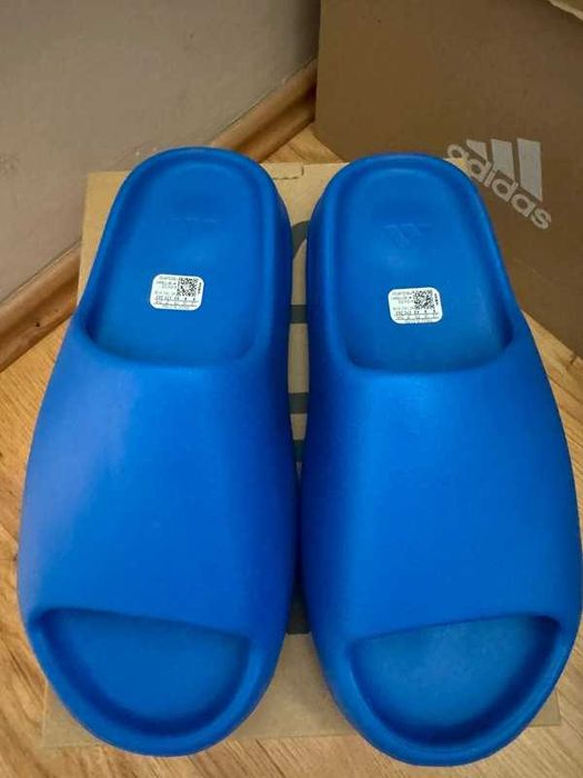 Klapki Adidas Yeezy slide azure 43