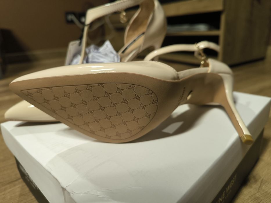 Buty damskie Nowe beżowe 38