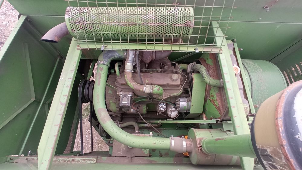 Продам JOHN DEERE 952