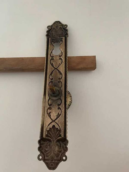Puxador de porta antigo