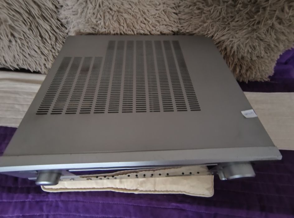 Sprzedam używany amplituner kina domowego Denon AVR-1306.
