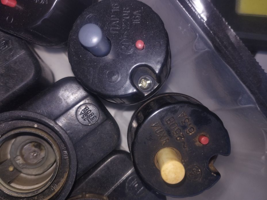 Пробки автоматы с цоколем 16 и 6 ампер