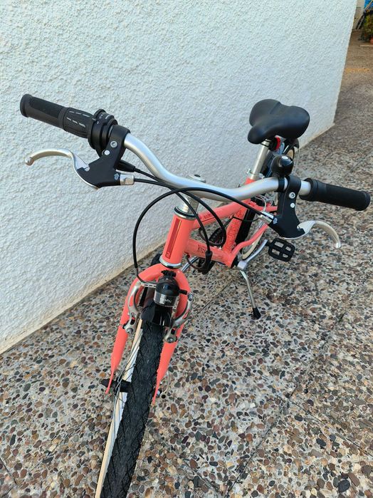 Bicicleta de criança como nova