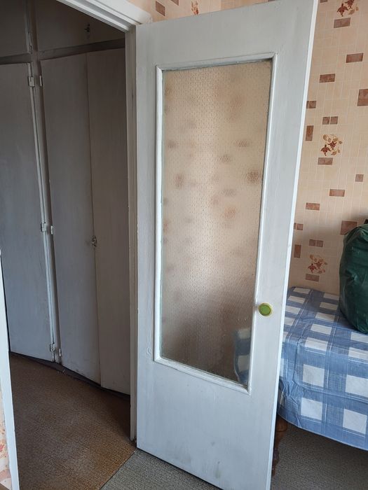 Віддам двері в добрі руки.