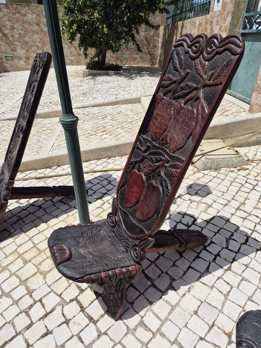 Conjunto de cadeiras e mesa