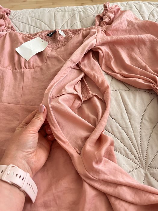 Нова сукня від H&M приємного бевево персикового кольору