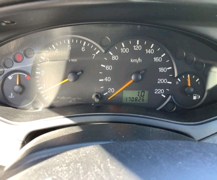 Ford Focus 1.4 a GPL em muito bom estado (Aceita-se Troca por Mota)