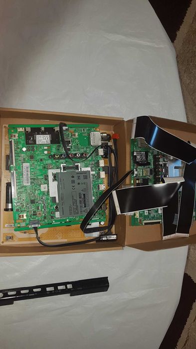 Комплект плат телевизора Samsung UE 55 RU 7179