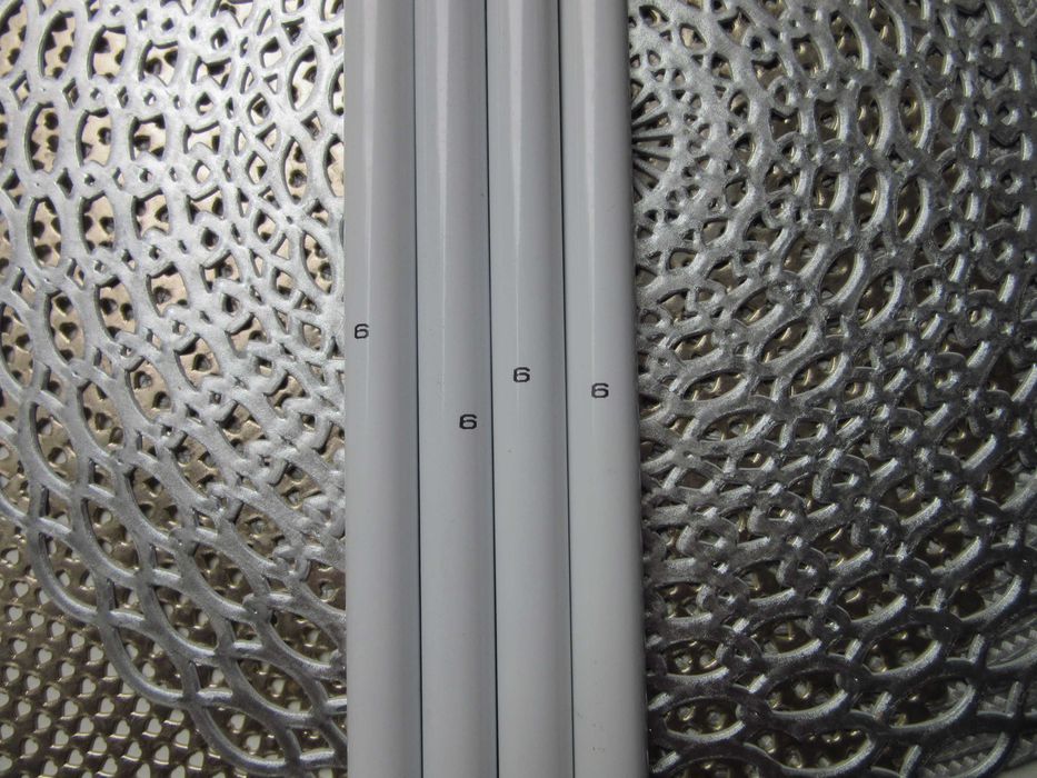 Pawilon ogrodowy - rurki . Razem ubyło już 8 elementów .