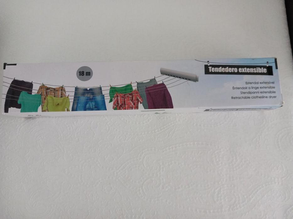 2 estendais de parede para roupa