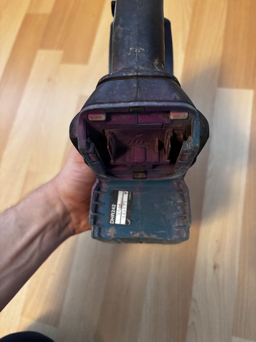 DHR242 перфоратор під невеликий ремонт