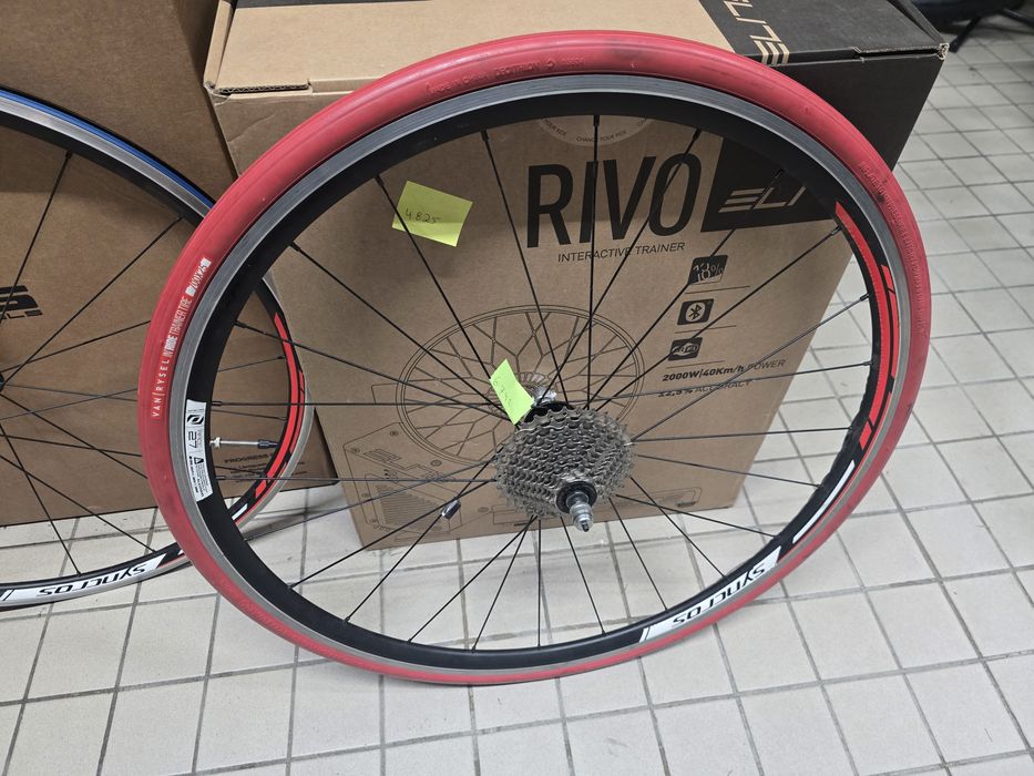 Rodas de estrada com cassete de 11v
