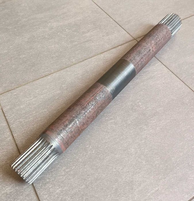 Wał napędu rotora przyczepy samozbierającej STRAUTMANN ZELON