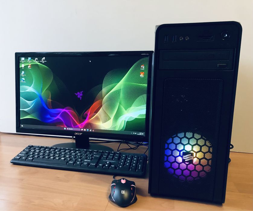 Komputer  ssd wifi monitor i7*