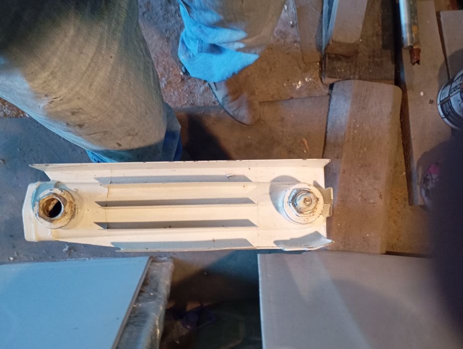 Батарея на 9 секцій у доброму стані вир-во Чехія