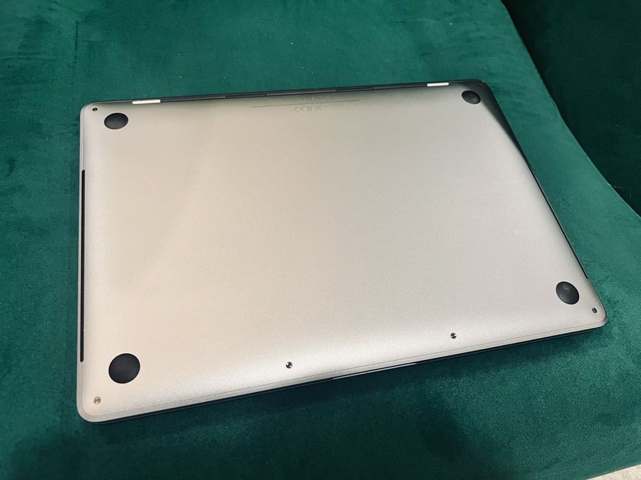 MacBook Pro 13” 2019 TouchBar i7 2.8Ghz 16Gb DDR4 1Tb SSD