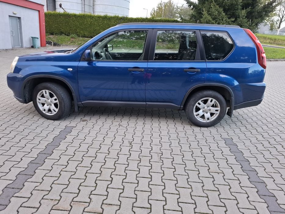 Samochód Nissan X-Trail