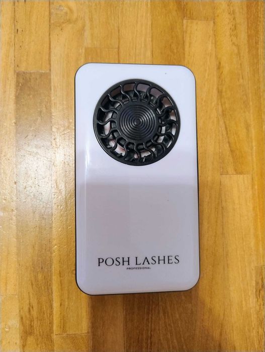 Posh Lashes mini fan