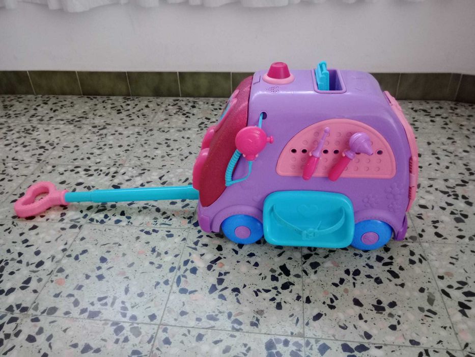 Clinica móvel Doutora Brinquedos