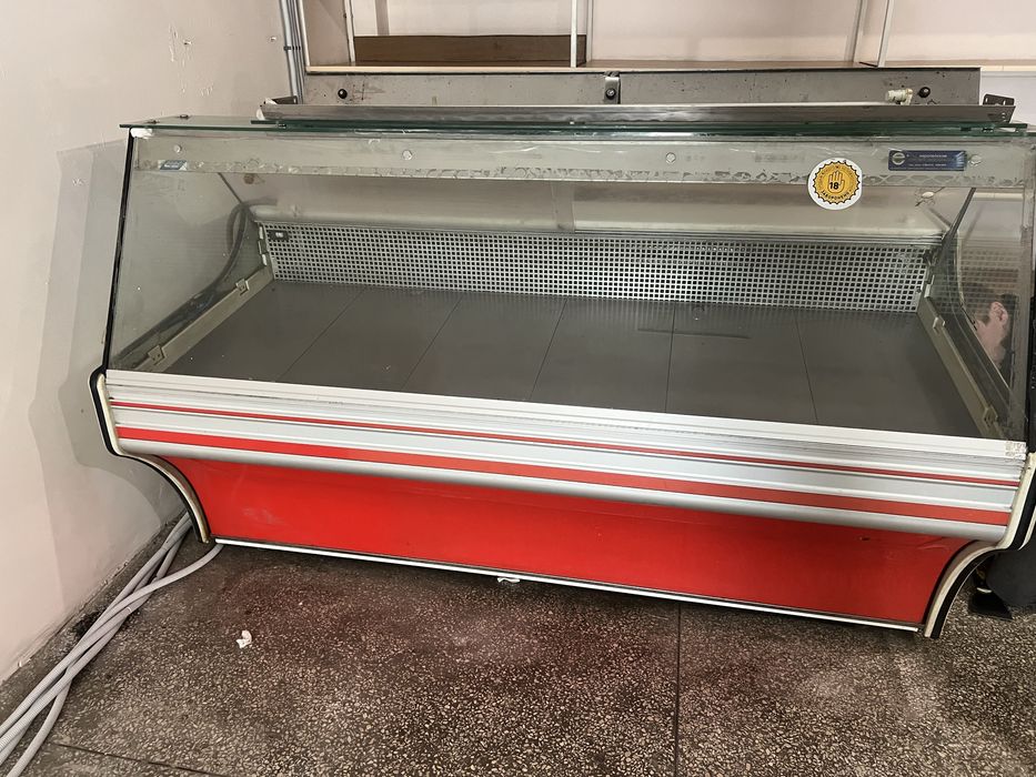 Холодильная витрина