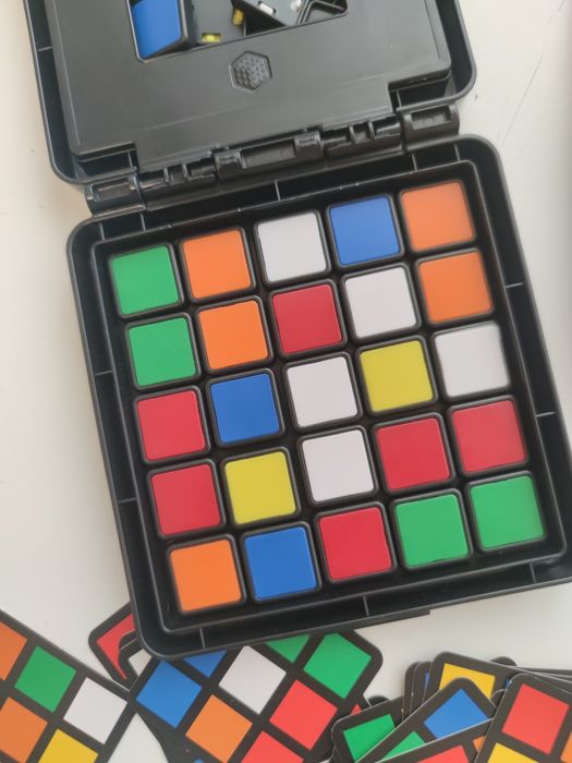 Rubik's rase головоломка п'ятнашки пятнашки