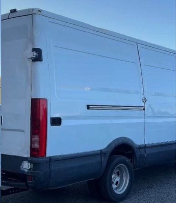 Carrinha Iveco Daily para alugar