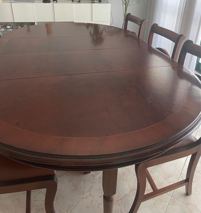Conjunto de Mesa de Jantar Antigo Clássico – Mesa Redonda Extensível (Fica Oval) + 8 Cadeiras