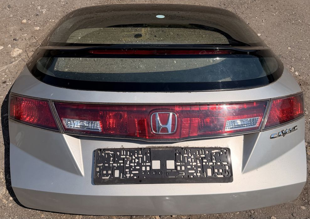 Кришка багажника в зборі Honda Civic 8