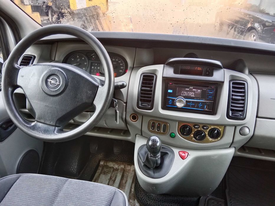 OPEL VIVARO 1.9 9-cio osobowy