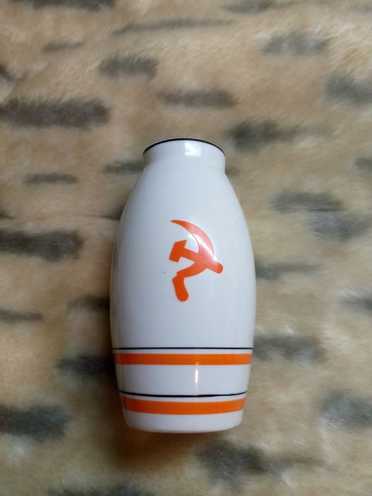 Ваза агит фарфор. СССР. 60-е. Коростень