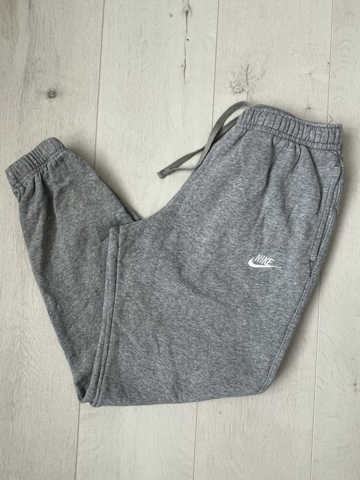 Чоловічі спортивні штани Nike