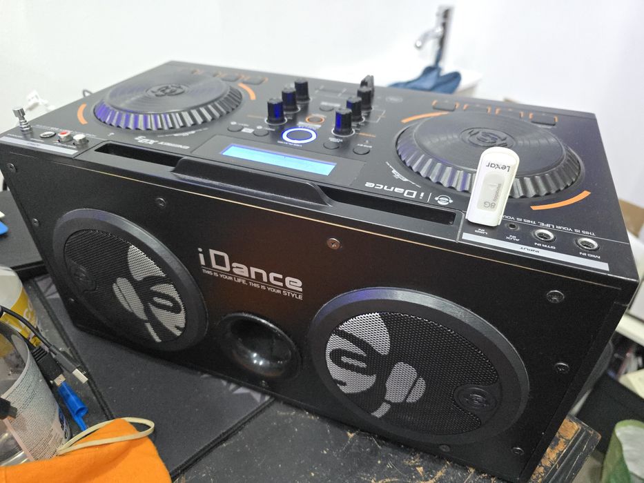 Mesa Dj com colunas!