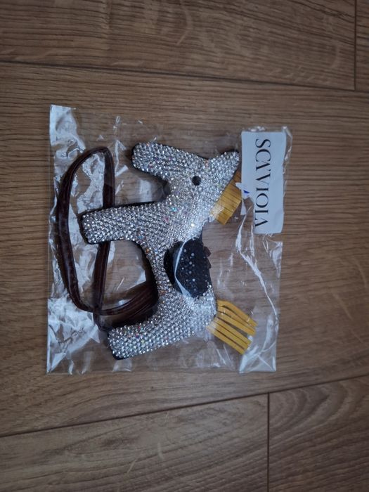 Breloczek konik srebrno czarny Scaviola