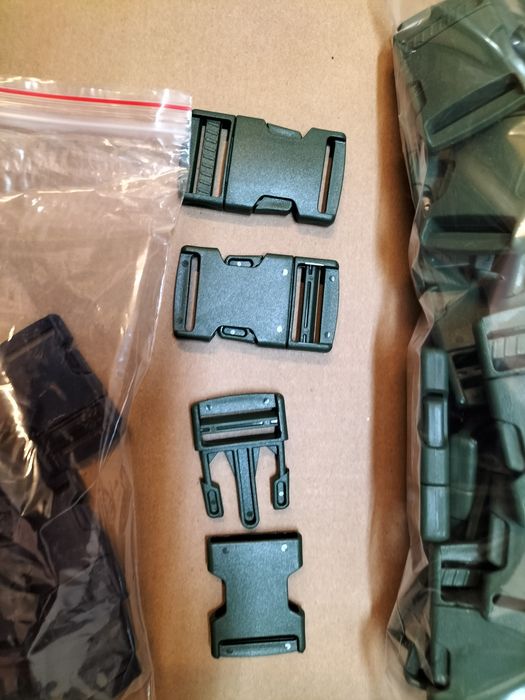 Klamry zatrzaskowe - 260 sztuk