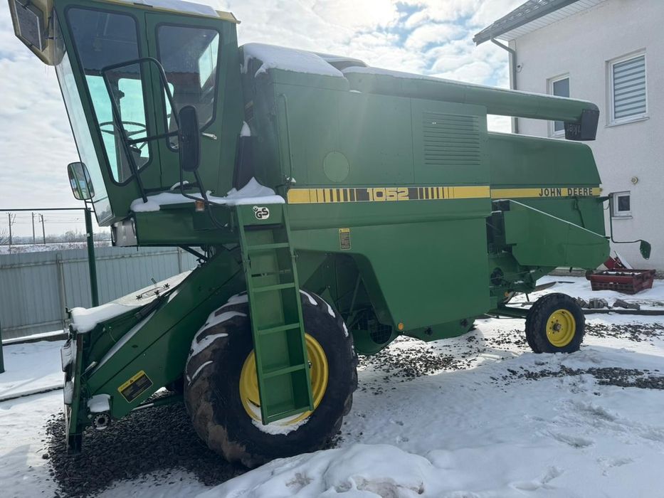 Комбайн свіжопригнаний John Deere 1052