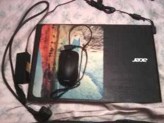 PC Portátil ACER ASPIRE E 15 a funcionar