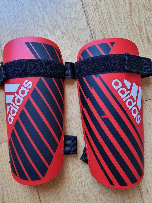 Caneleiras Futebol menino Adidas