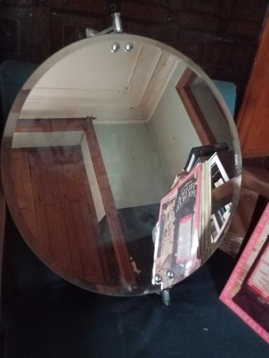 Espelho redondo de parede com aprox 50cm de diametro