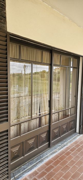 Used Window Frames in Various Sizes64584419273729120