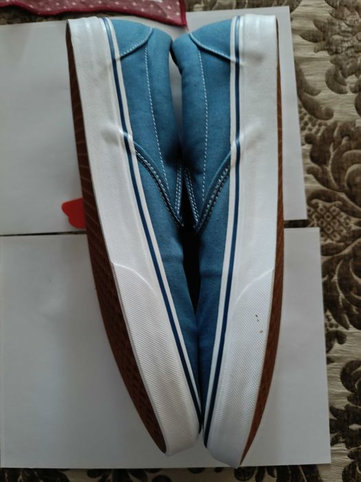 Buty Vans off the wall