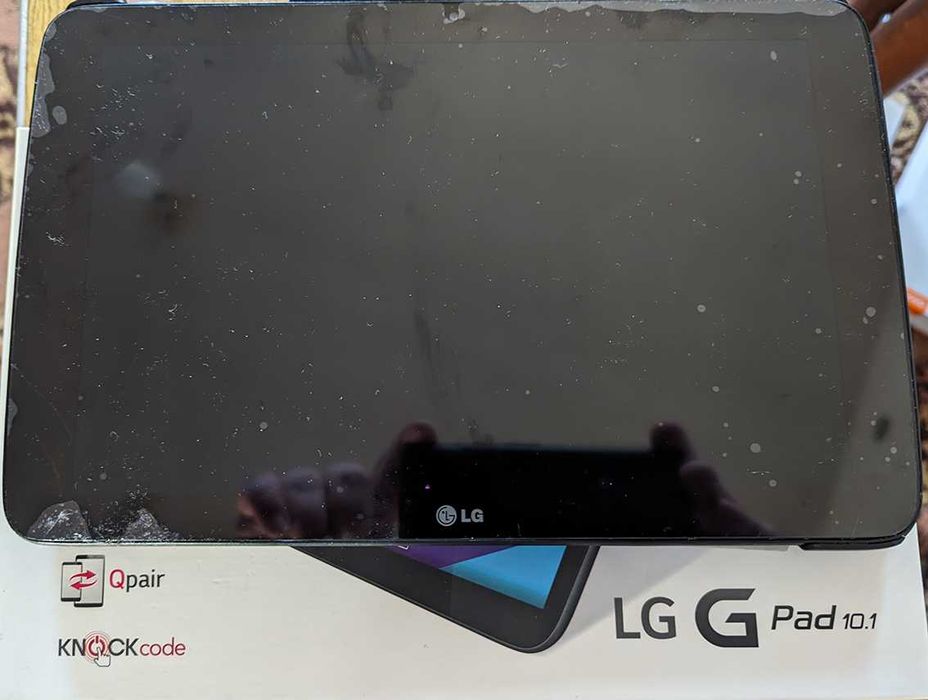 Планшет LG G pad 10.1, під ремонт чи запчастини.