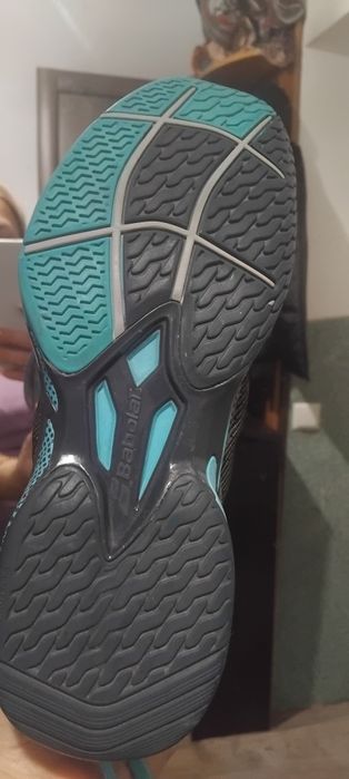 Продам красовкі жіночі в новому стані